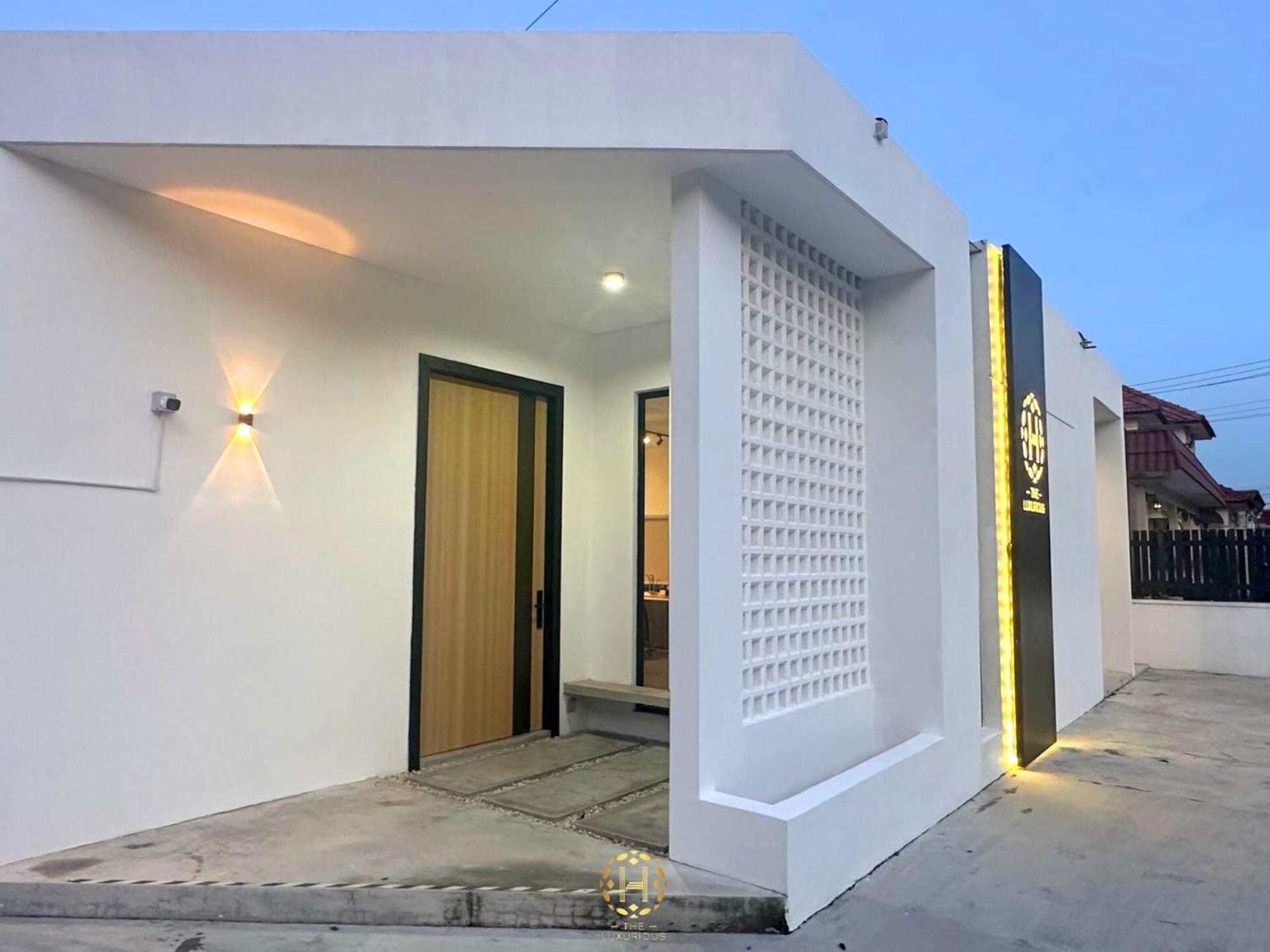 The Luxurious 27, Johor Bahru Villa Exterior photo