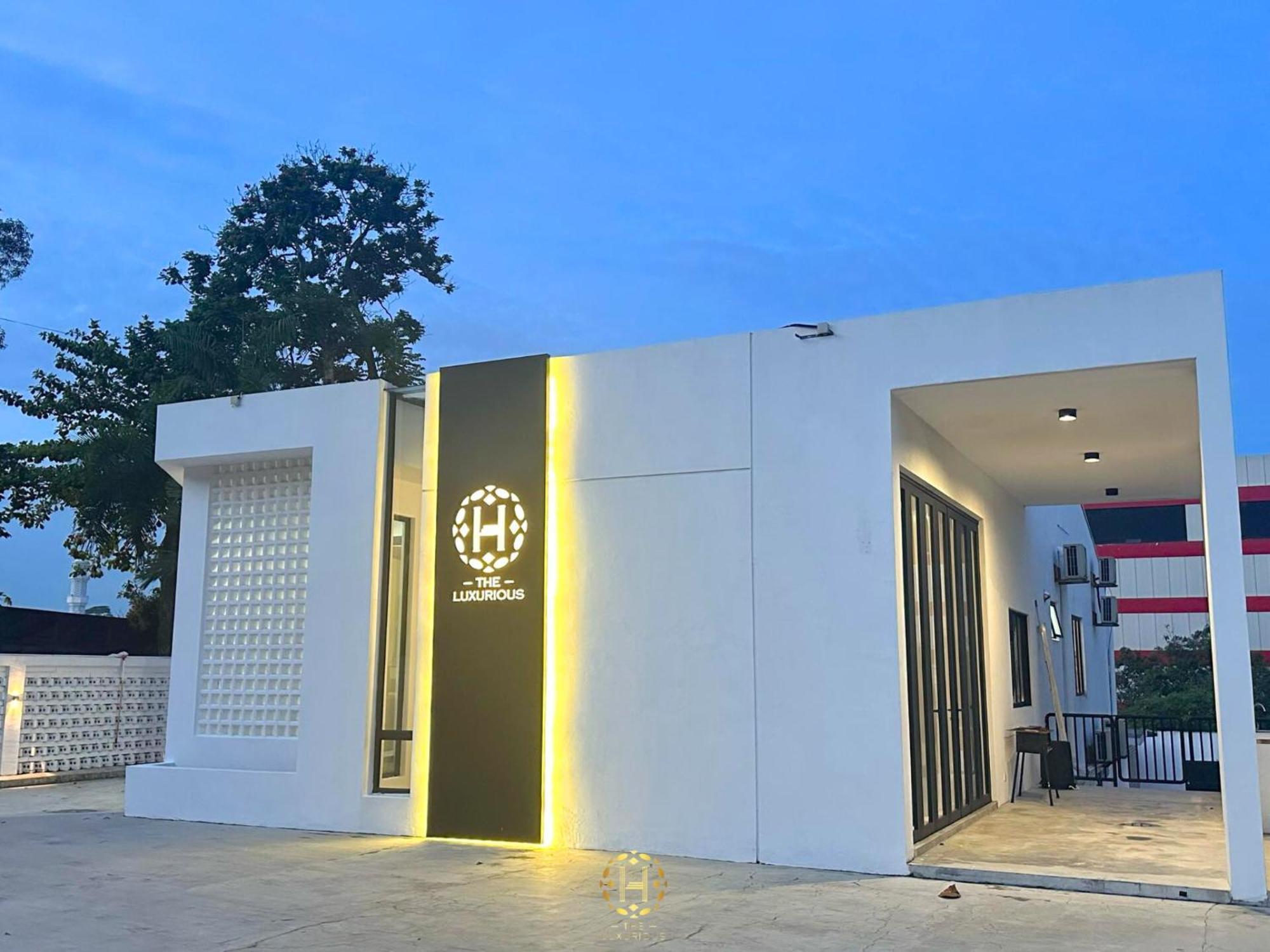 The Luxurious 27, Johor Bahru Villa Exterior photo